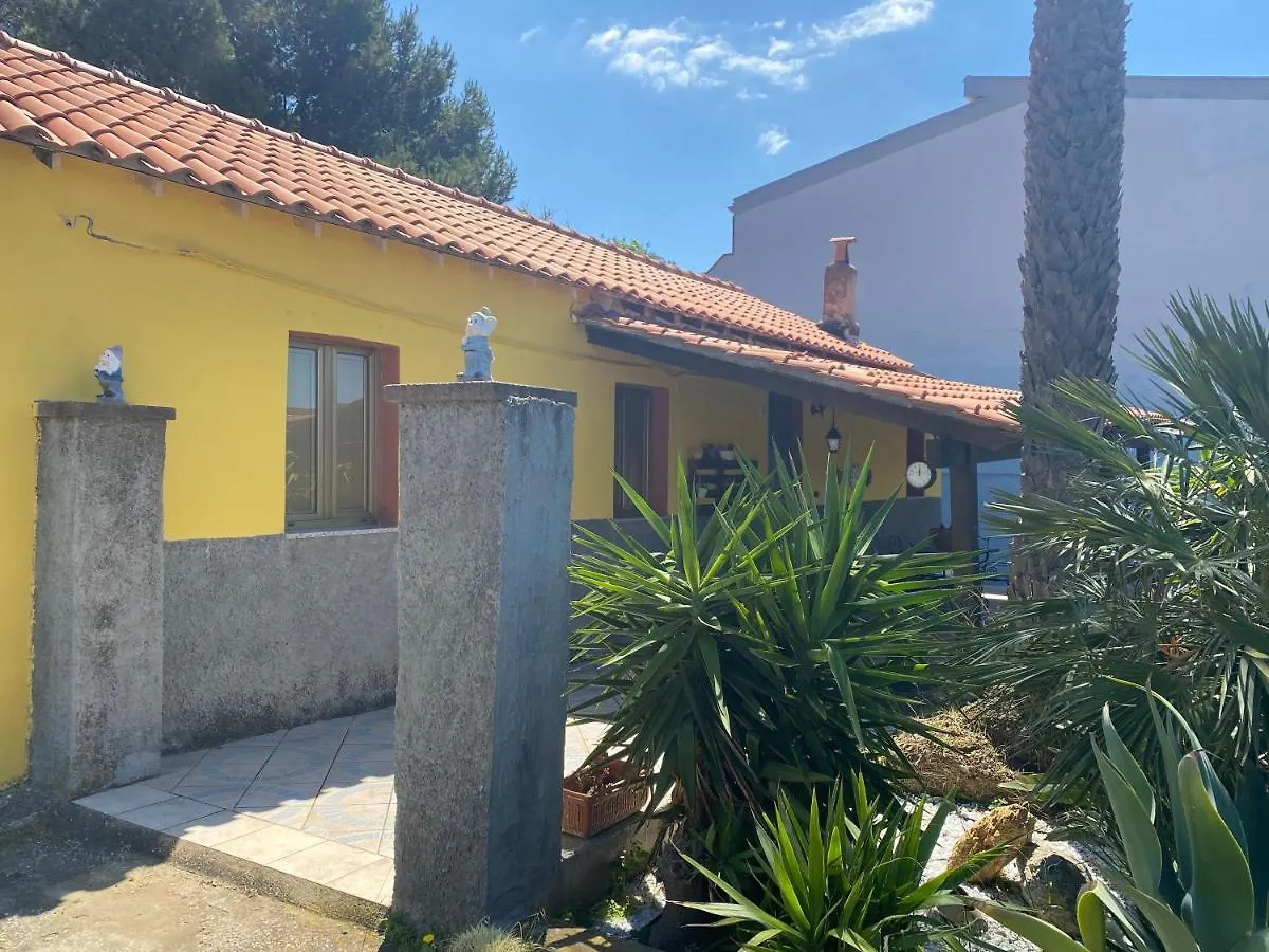 Casa Vacanza Sa Dommu De Teresa Nebida